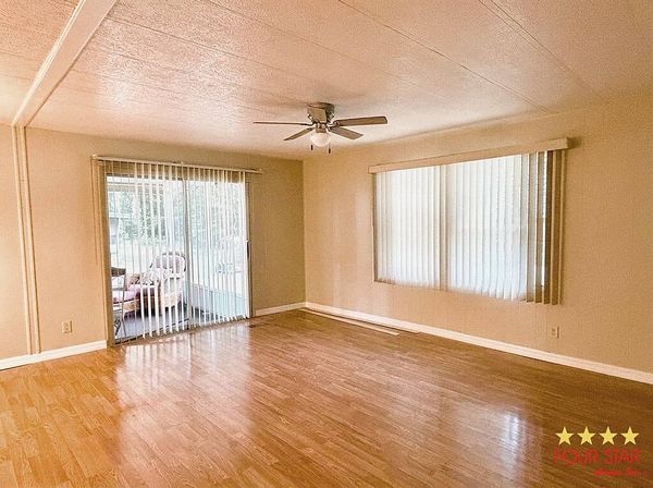 7 KINGS BLVD, Leesburg FL 34748