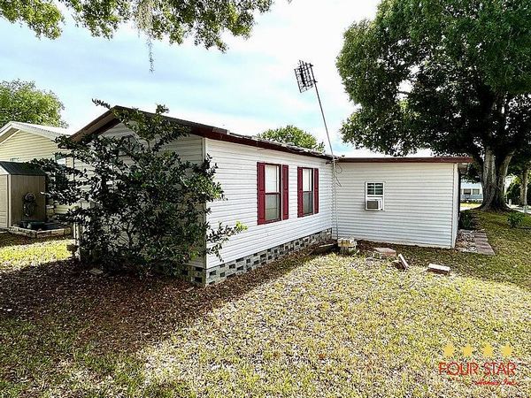 33142 Beach View Dr, Lot 209, Leesburg FL 34788