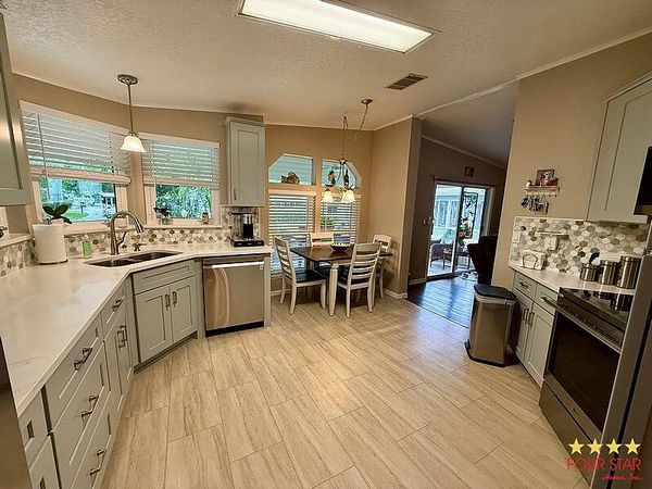 859 Regalwood Lane, DeBary FL 32713