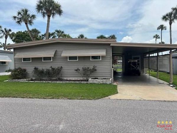 35 Cocos Plumosa Drive, Eustis FL 32726