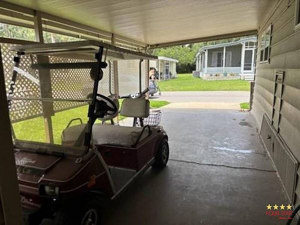 35 Cocos Plumosa Drive, Eustis FL 32726