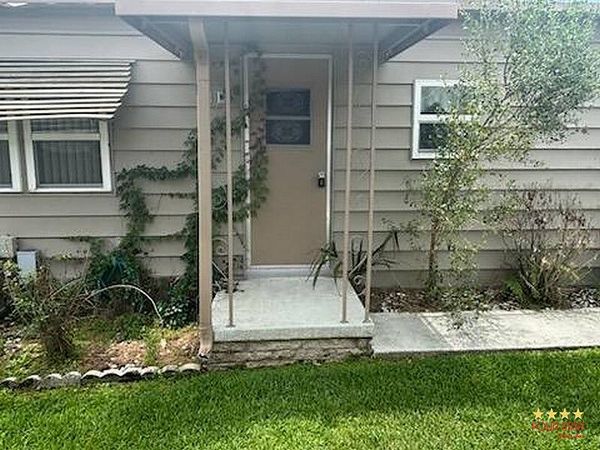 35 Cocos Plumosa Drive, Eustis FL 32726