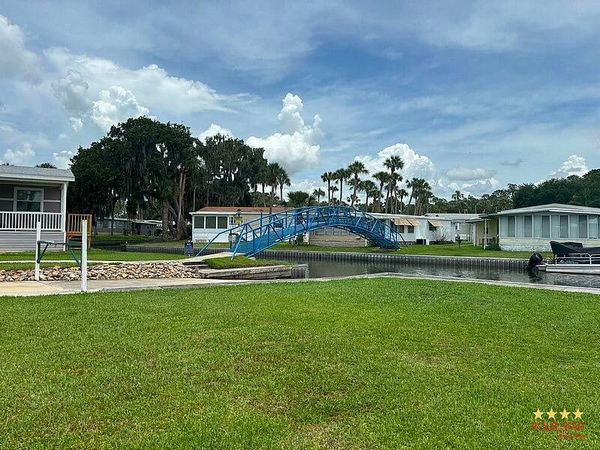35 Cocos Plumosa Drive, Eustis FL 32726