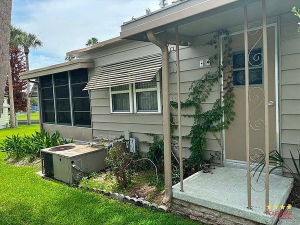 35 Cocos Plumosa Drive, Eustis FL 32726