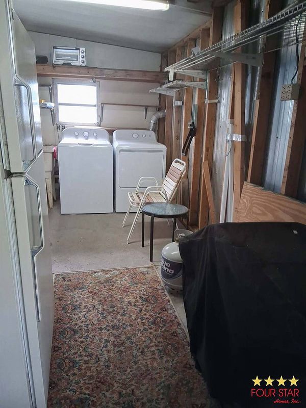 35 Cocos Plumosa Drive, Eustis FL 32726