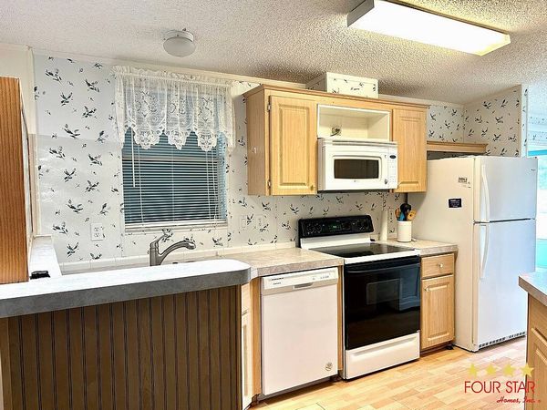 15 Granada Ln, Leesburg FL 34748