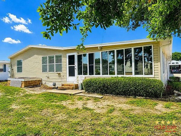 140 Costa Rica, Edgewater FL 32141