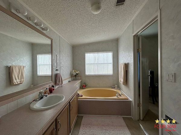 140 Costa Rica, Edgewater FL 32141