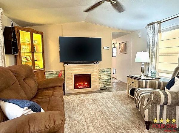 32 Lakewood Lane, Fruitland Park FL 34731