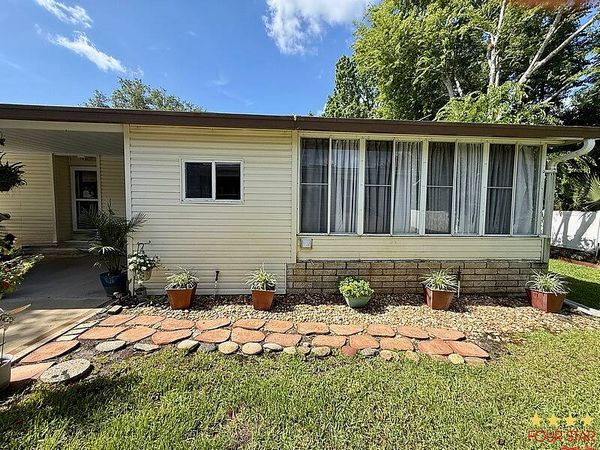 419 Kings Lake Drive, DeBary FL 32713