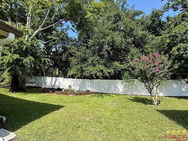 419 Kings Lake Drive, DeBary FL 32713