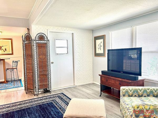 13B Douglas Dr, Tavares FL 32778