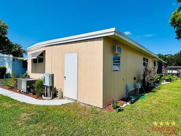 13B Douglas Dr, Tavares FL 32778