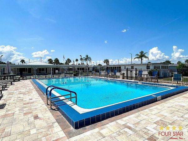 13B Douglas Dr, Tavares FL 32778