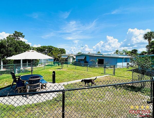 13B Douglas Dr, Tavares FL 32778