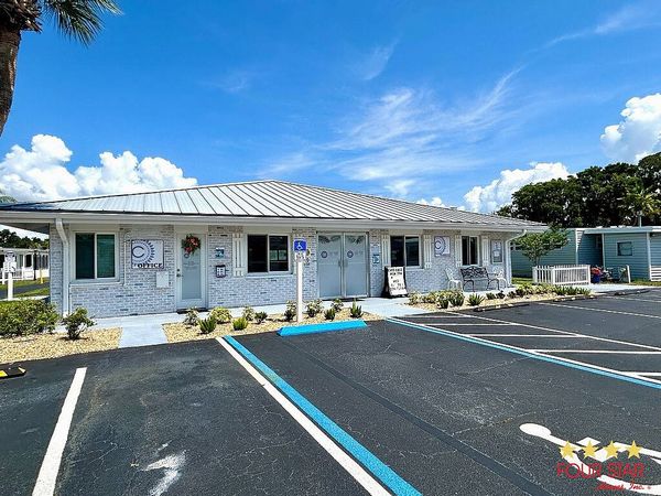13B Douglas Dr, Tavares FL 32778