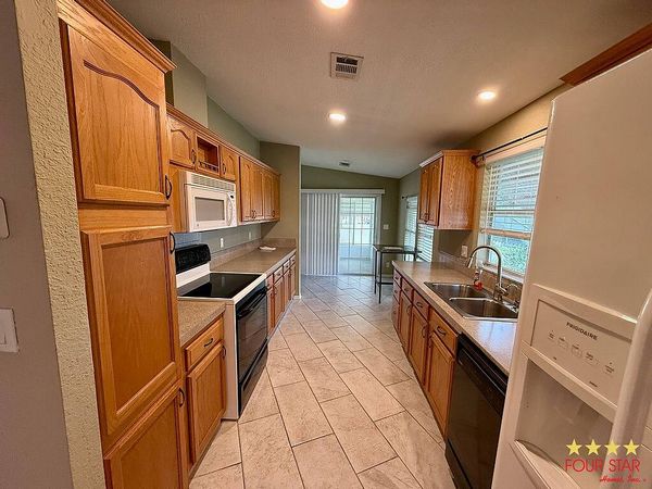 318 Waterford Heights, DeBary FL 32713