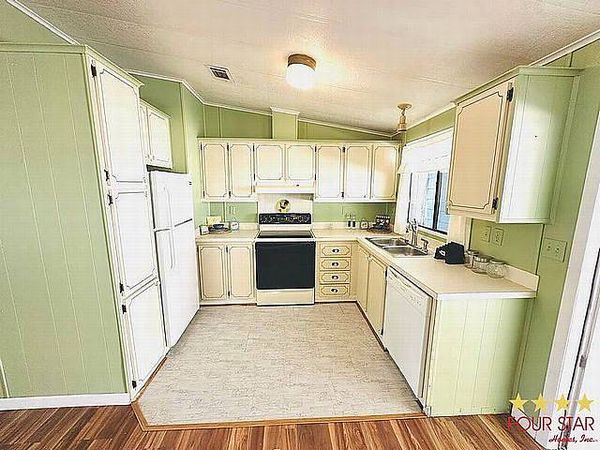 389 Spring Lake Drive, DeLand FL 32720