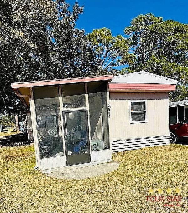 2585 La Linda Dr, New Smyrna Beach FL 32168