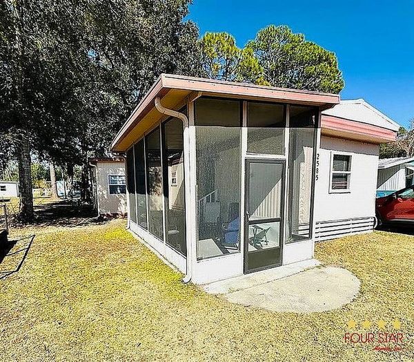 2585 La Linda Dr, New Smyrna Beach FL 32168