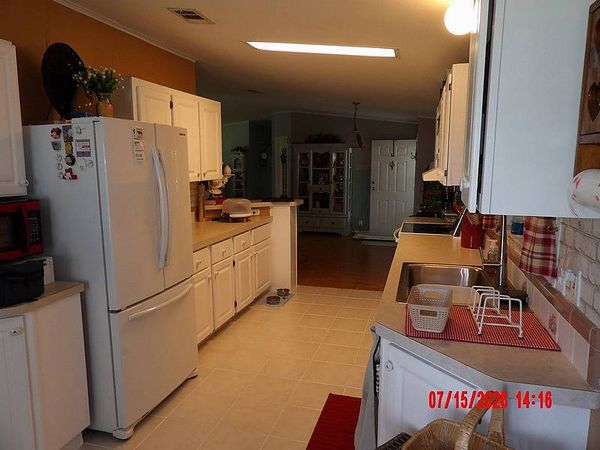 5142 University Ave., Leesburg FL 34748