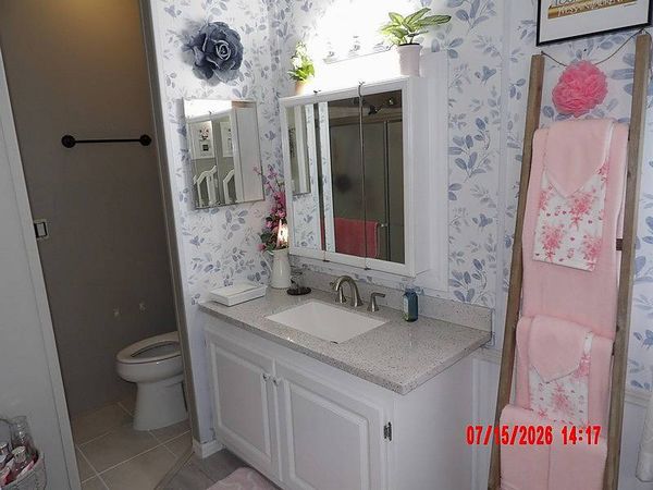 5142 University Ave., Leesburg FL 34748
