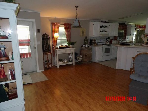 5142 University Ave., Leesburg FL 34748