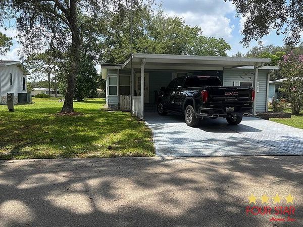 581 Pineview Dr, Orange City FL 32763