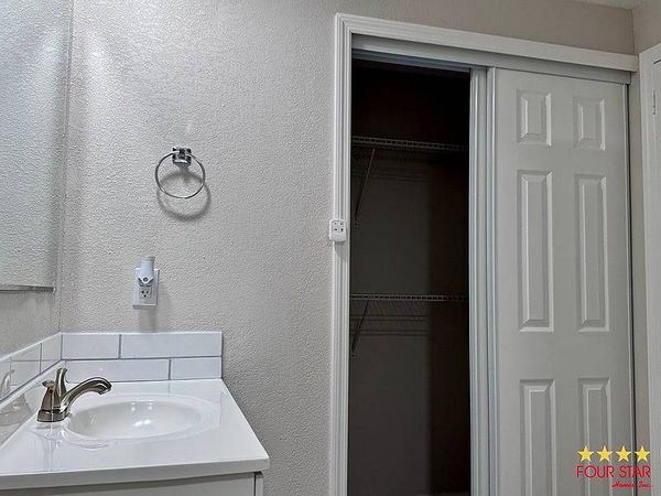 746 Phoenix Ln, Oviedo FL 32765