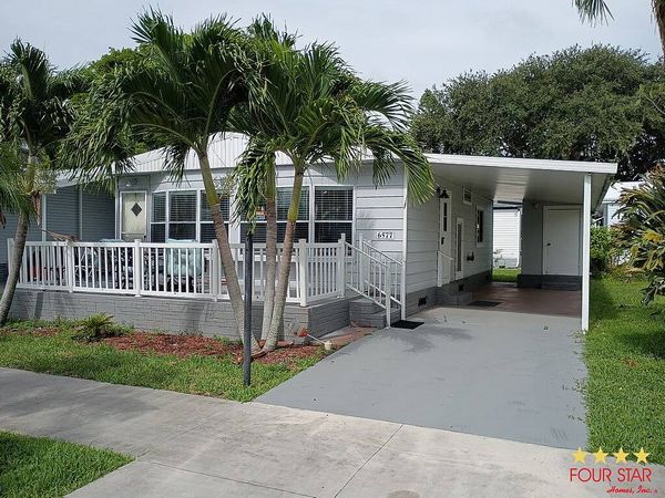 6577 NW 35th Ave, Lot J17, Coconut Creek FL 33073