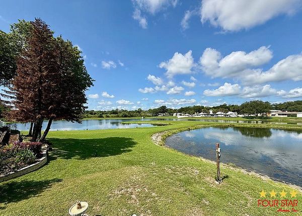 319 Kingslake Dr, DeBary FL 32713