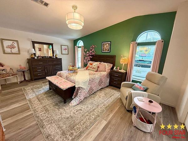 319 Kingslake Dr, DeBary FL 32713