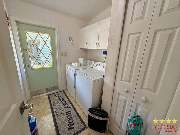 319 Kingslake Dr, DeBary FL 32713