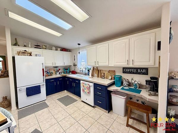 319 Kingslake Dr, DeBary FL 32713