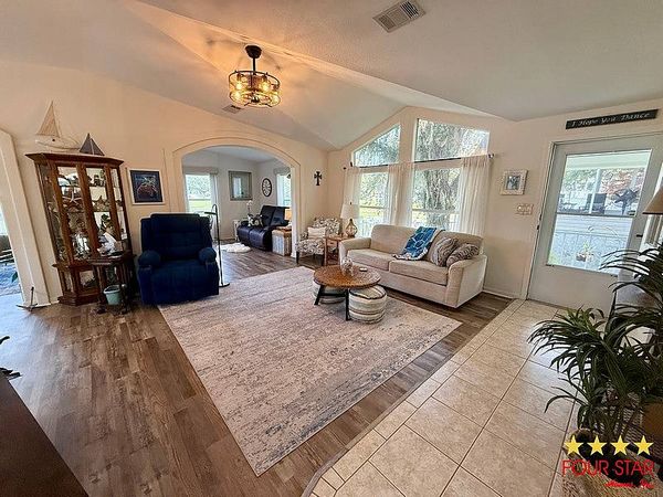 319 Kingslake Dr, DeBary FL 32713