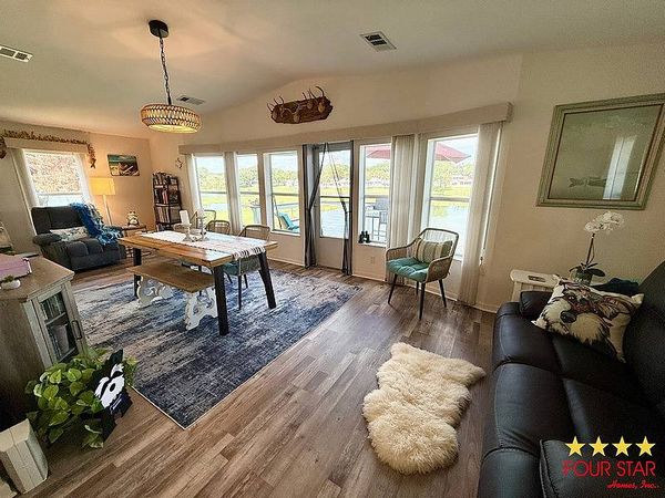 319 Kingslake Dr, DeBary FL 32713