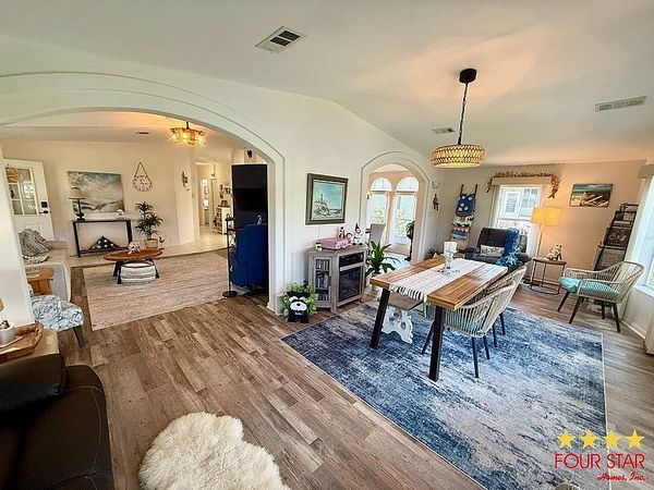 319 Kingslake Dr, DeBary FL 32713
