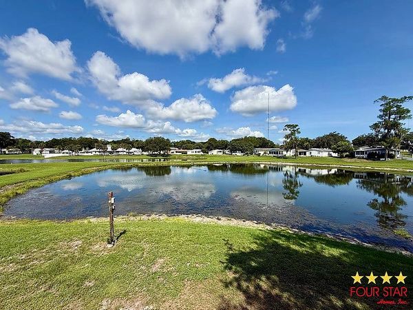 319 Kingslake Dr, DeBary FL 32713