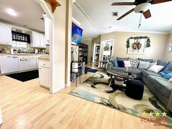 105 Hillsborough Dr, Sorrento FL 32776