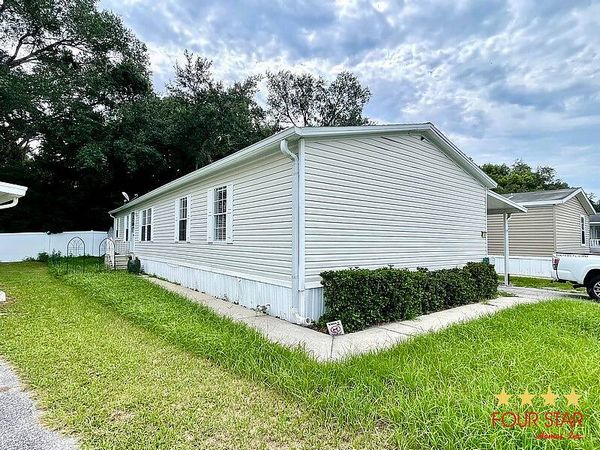 105 Hillsborough Dr, Sorrento FL 32776