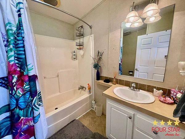 105 Hillsborough Dr, Sorrento FL 32776