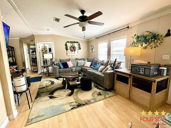105 Hillsborough Dr, Sorrento FL 32776