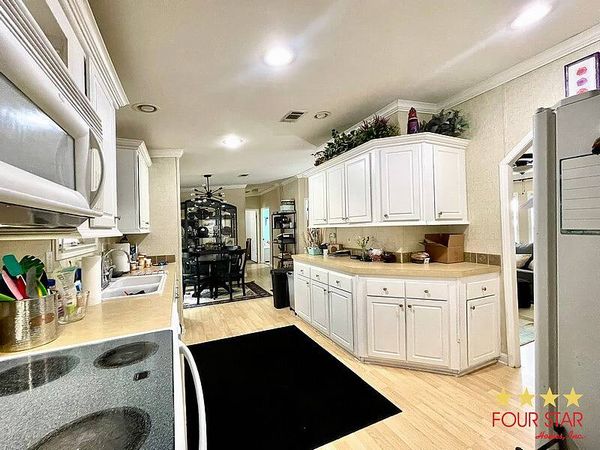 105 Hillsborough Dr, Sorrento FL 32776