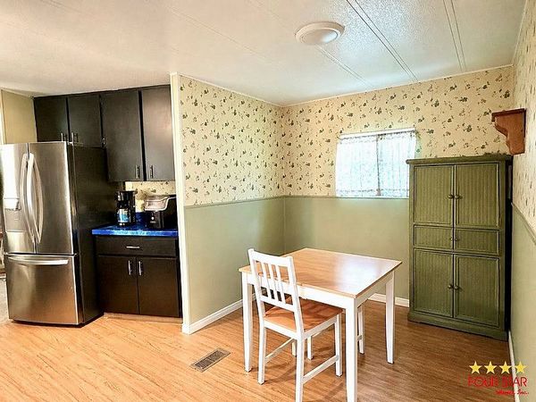 203 Irwin Dr, Tavares FL 32778