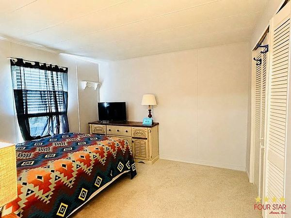 203 Irwin Dr, Tavares FL 32778