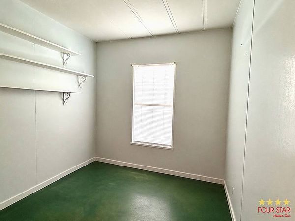 203 Irwin Dr, Tavares FL 32778