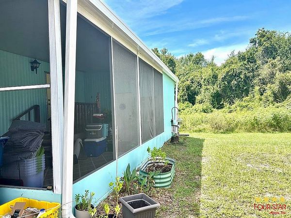 203 Irwin Dr, Tavares FL 32778