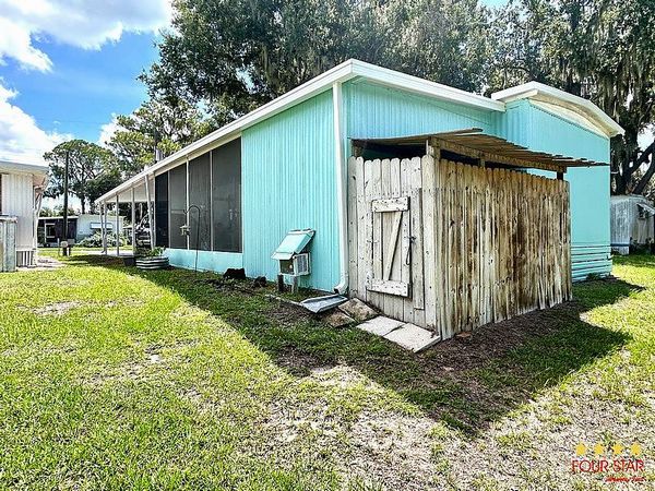 203 Irwin Dr, Tavares FL 32778