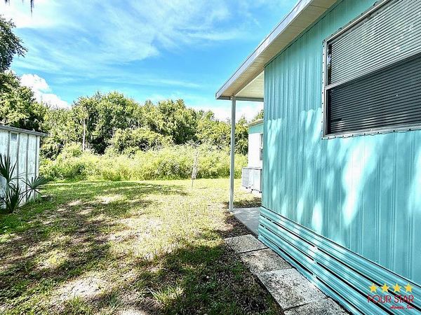 203 Irwin Dr, Tavares FL 32778