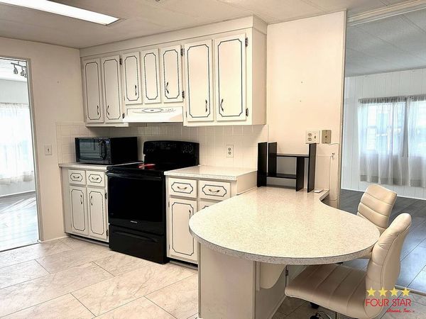 25832 Hacienda Dr, Leesburg FL 34748